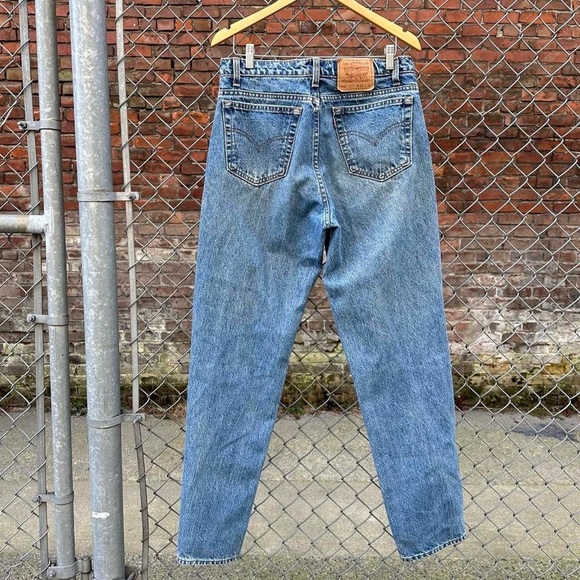 Vintage 90’s 550 Levi’s denim jeans! High waisted tapered leg! - Picture 5 of 5